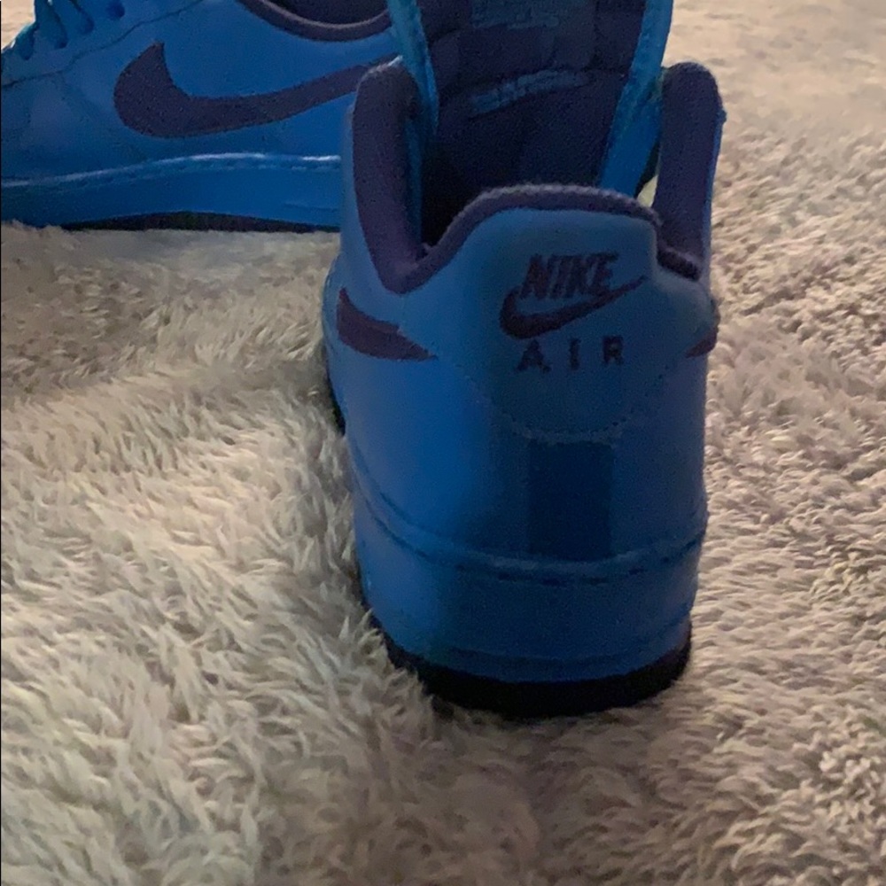 Nike’s - Picture 3 of 3